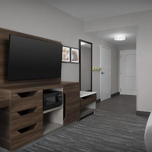 King Room Accessible Tub Mobility Hearing Access or Non-Smoking